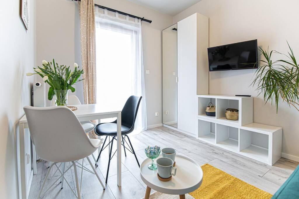 Apartament With Garden Bezplatny Parking !!! クラクフ エクステリア 写真